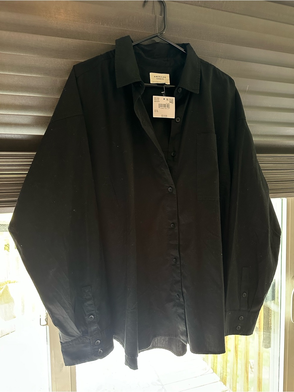NWT Women’s American Eagle Outfitters Black Button-Front Shirt XL